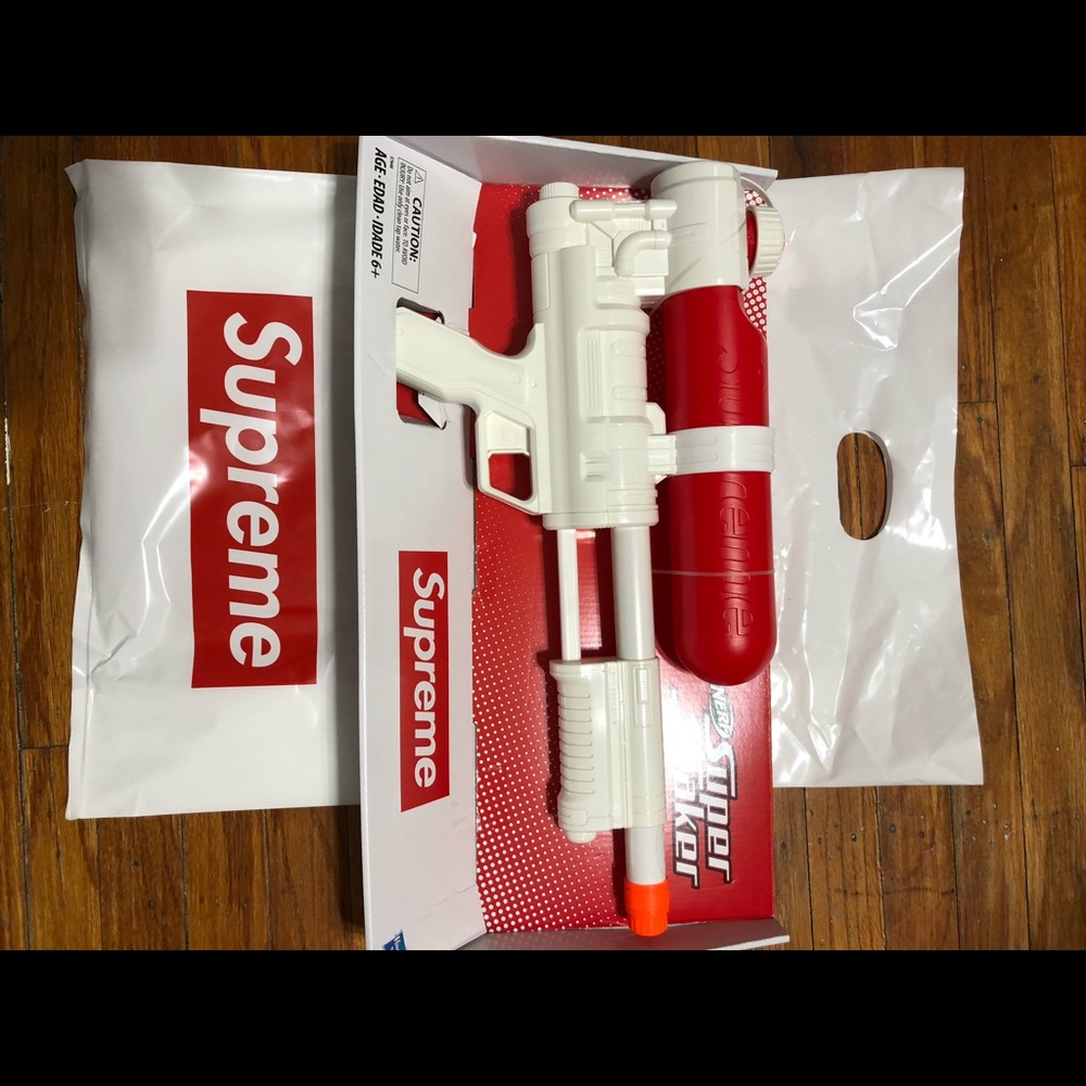 SUPREME SUPER SOAKER
